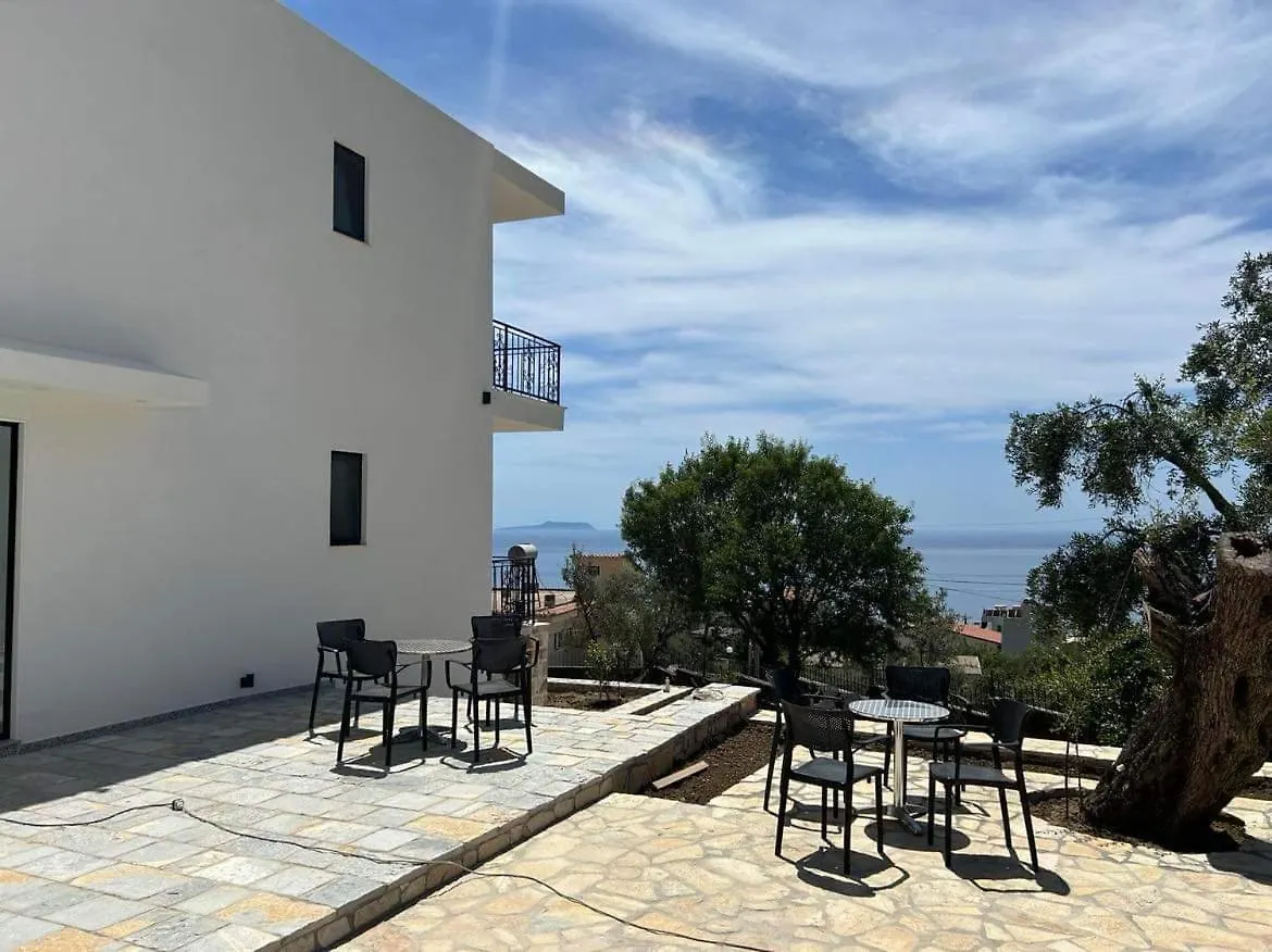 Villa Thomas Dhërmi 0*,