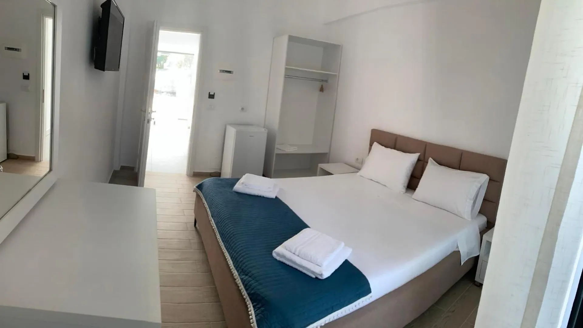 Villa Thomas Dhërmi 0*,  Albania